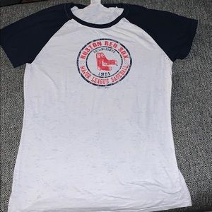 Women’s RED SOX t shirt